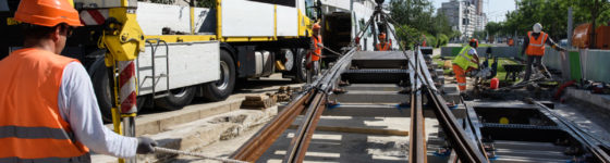 Chantier Colas Rail pour la ligne de TramwayT1 à la station Les Courtilles, avenue de La Redoute à Asnières. Photo © Cyril Badet pour le CG92 via l'agence SENNSE.